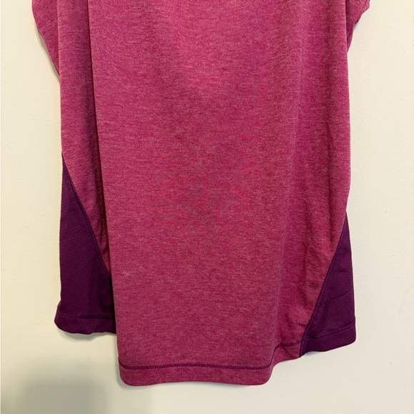 2/$15 Old Navy Active Semi-Fitted Racerback Tank Top – Berry Plum – M - Picture 4 of 8